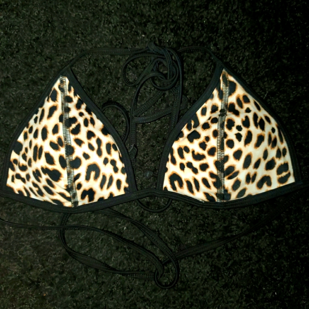 PINK by Victoria Secret Cheetah Print Bikini Top